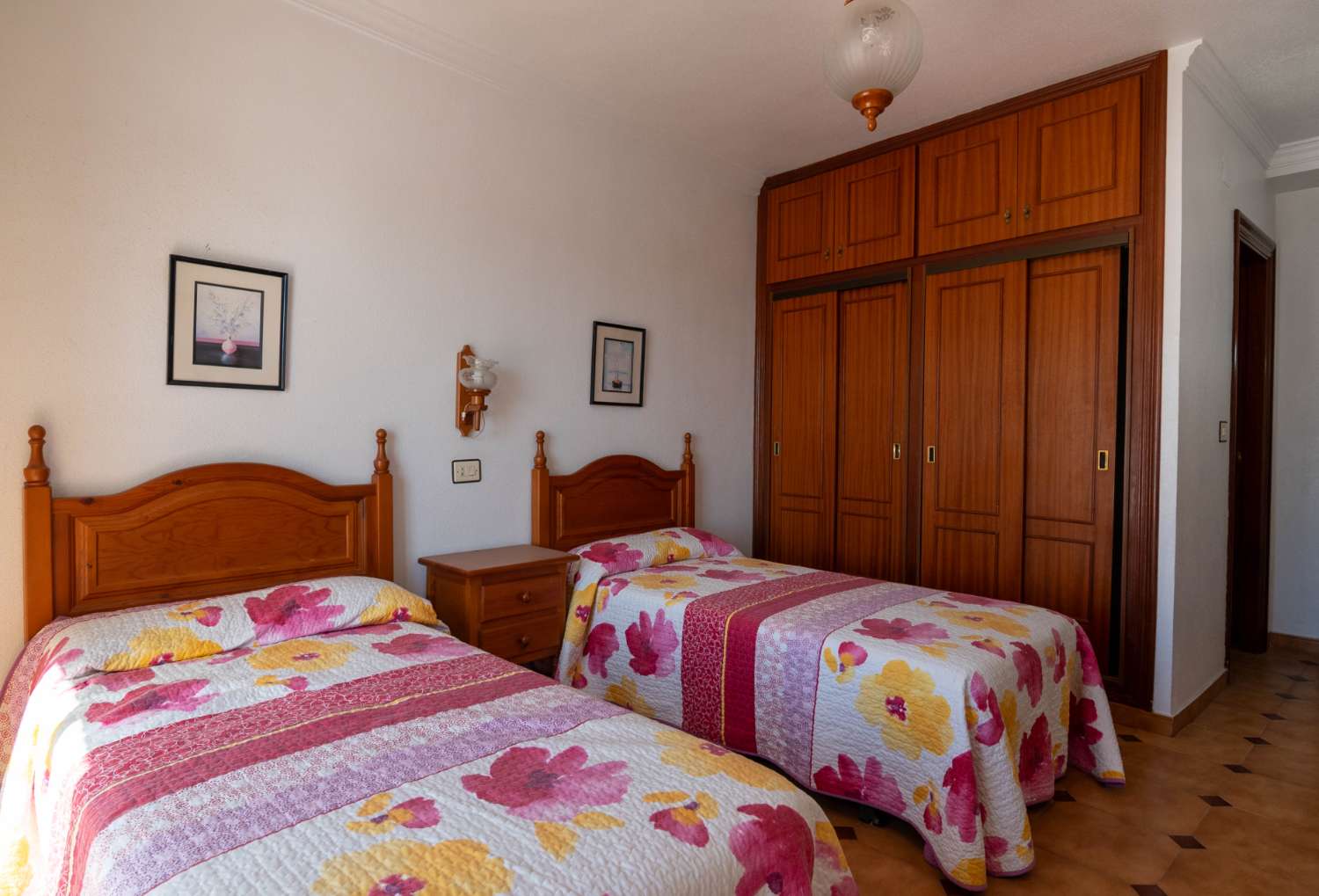 Hostal en venta en el centro de Salobreña