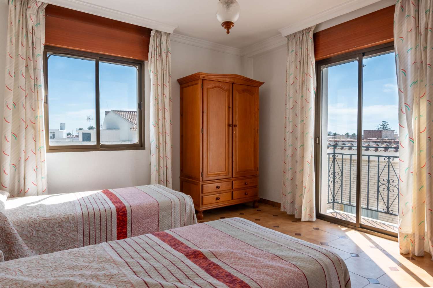 Hostal en venta en el centro de Salobreña