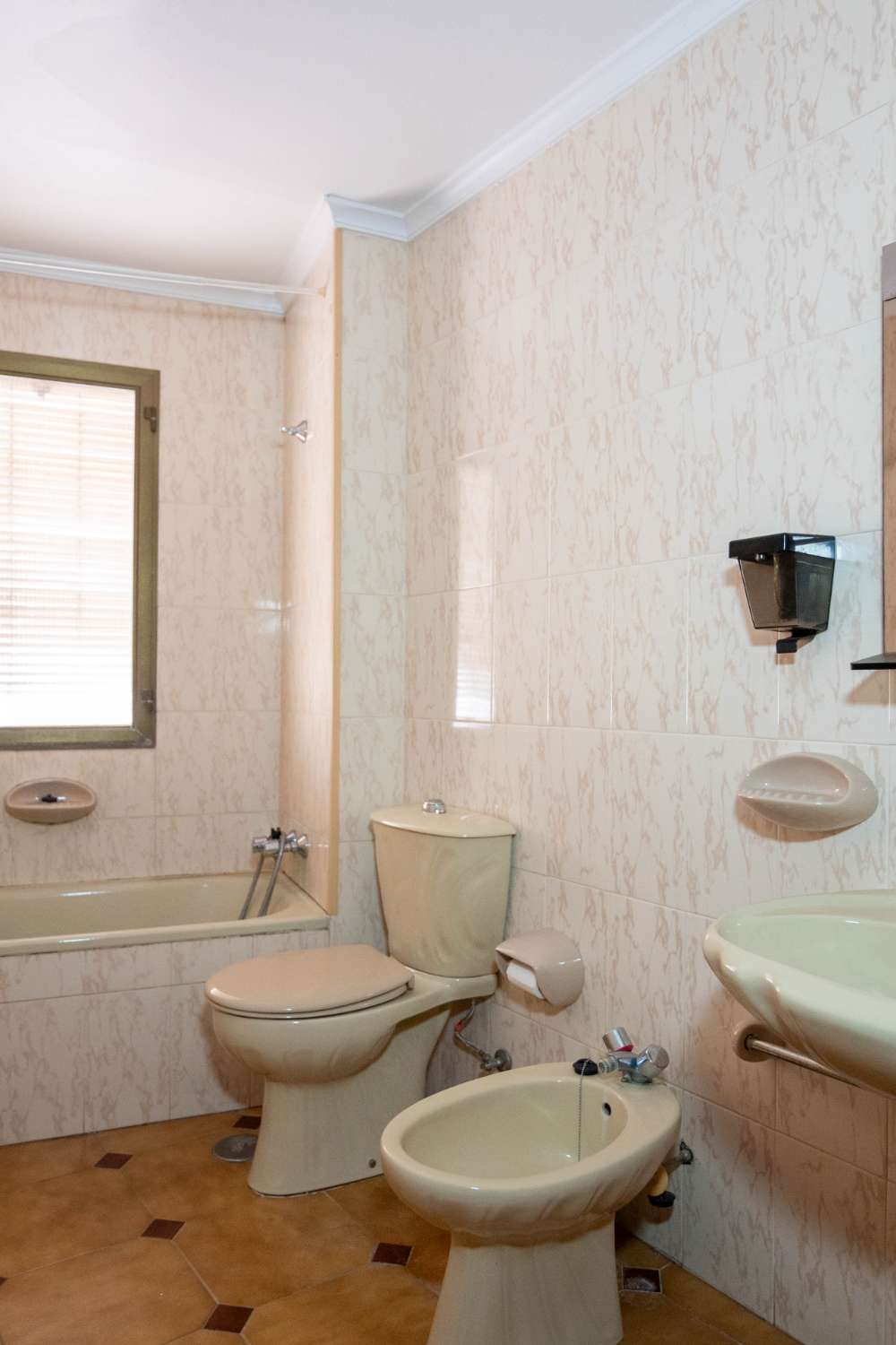 Hostal en venta en el centro de Salobreña