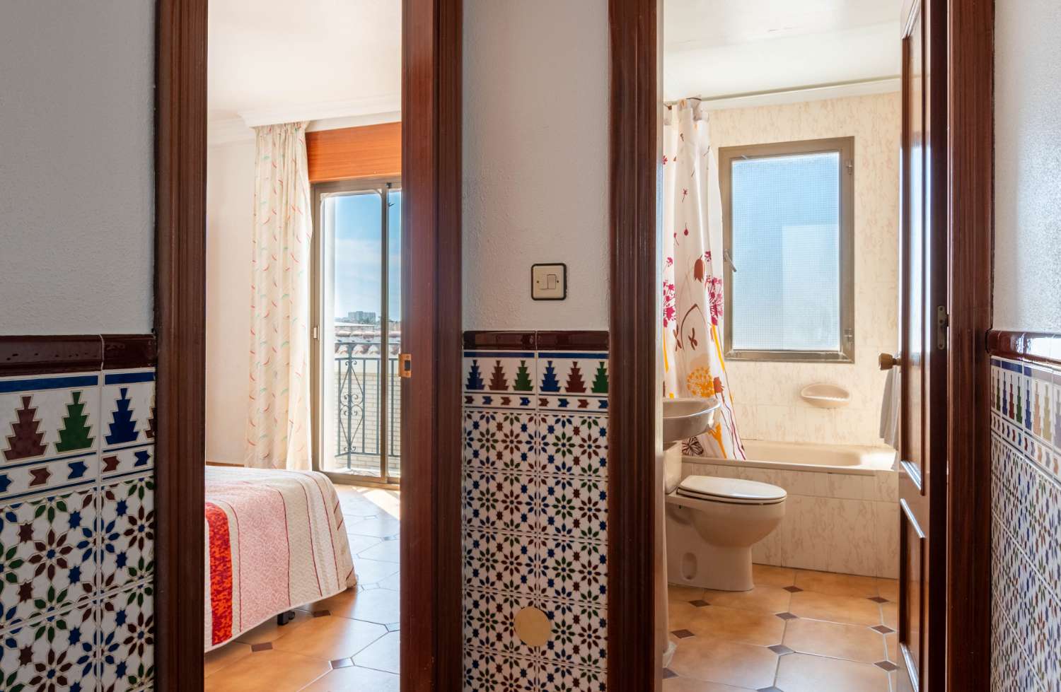 Hostal en venta en el centro de Salobreña