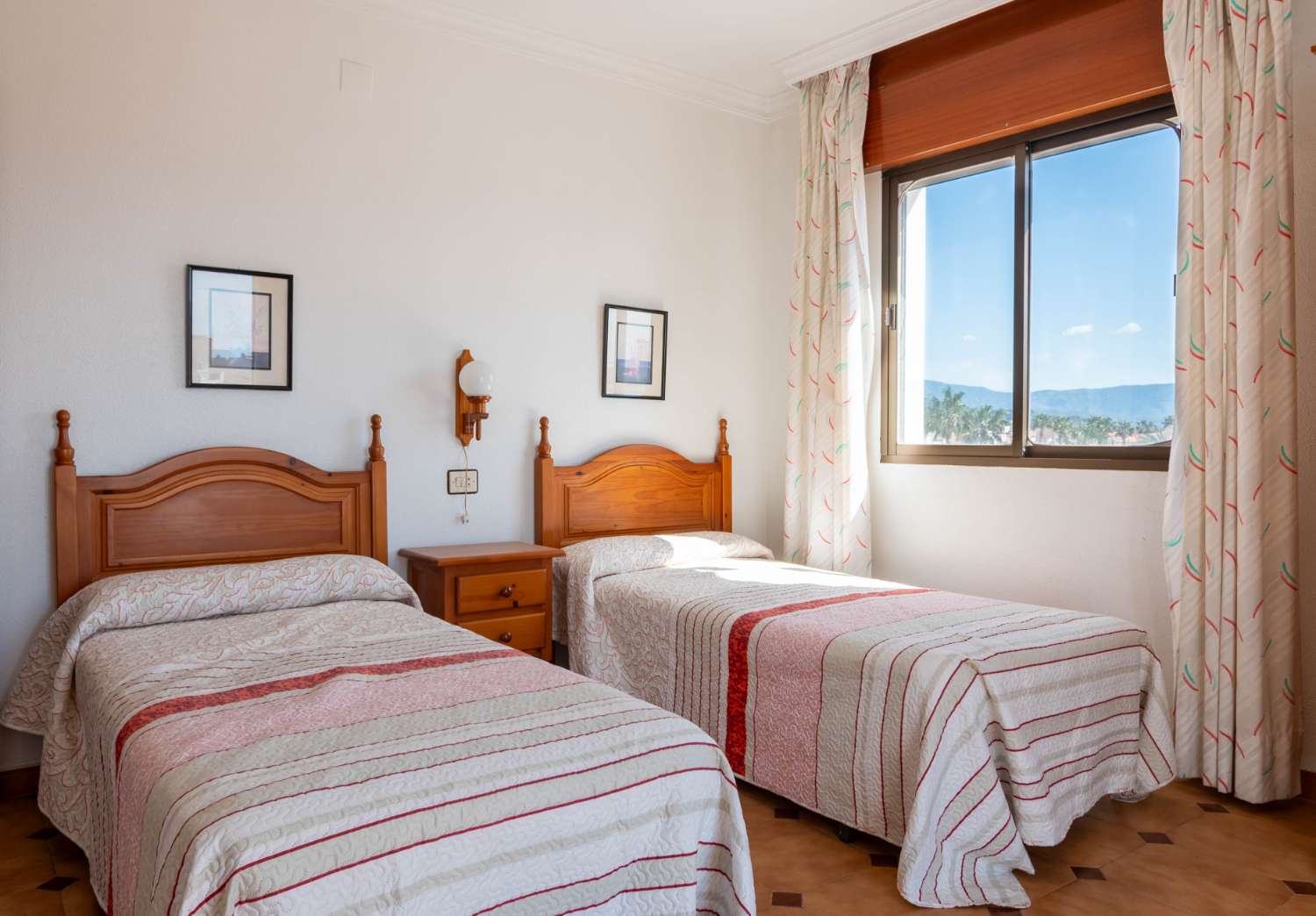 Hostal en venta en el centro de Salobreña