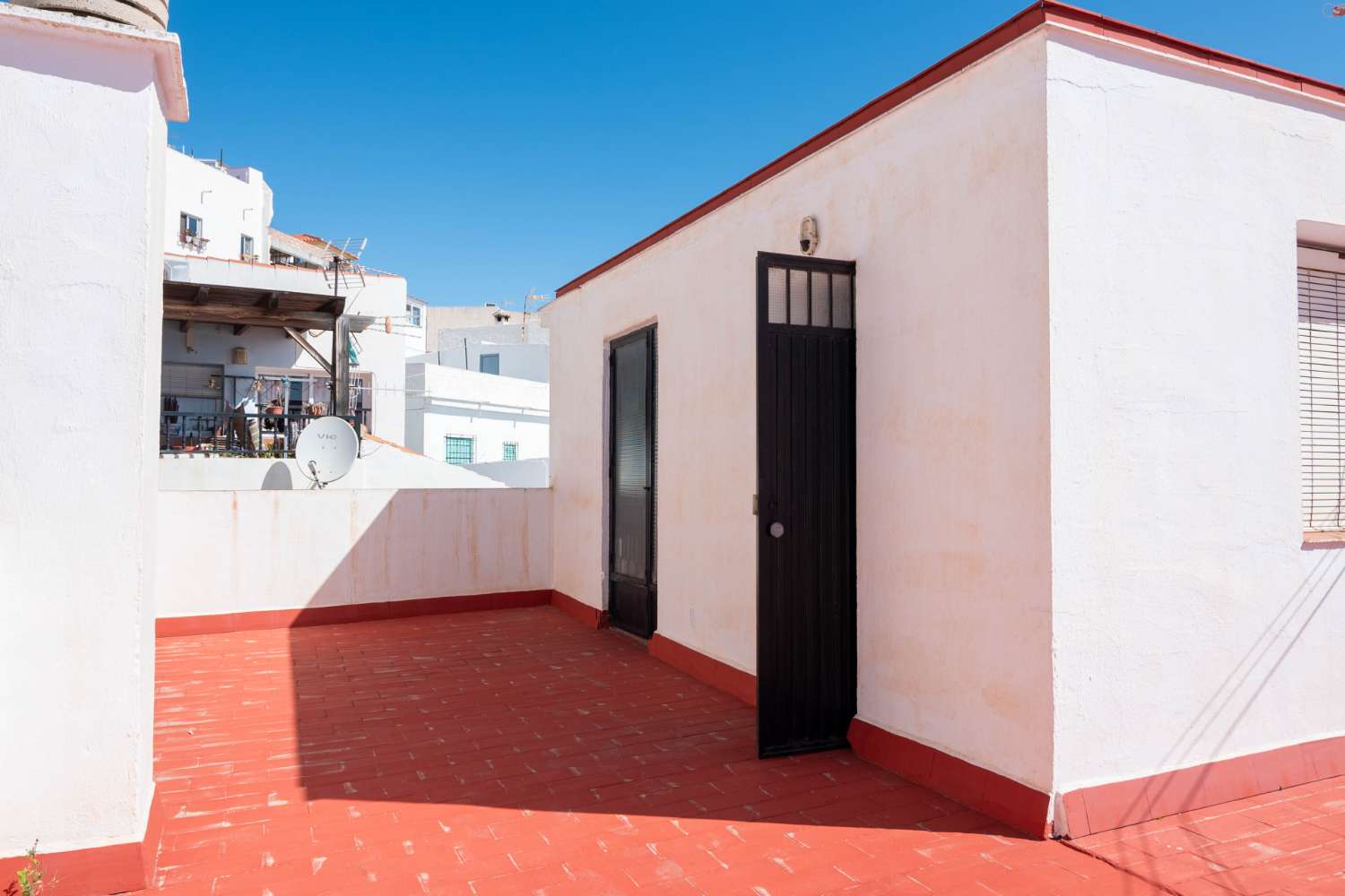 Hostal en venta en el centro de Salobreña