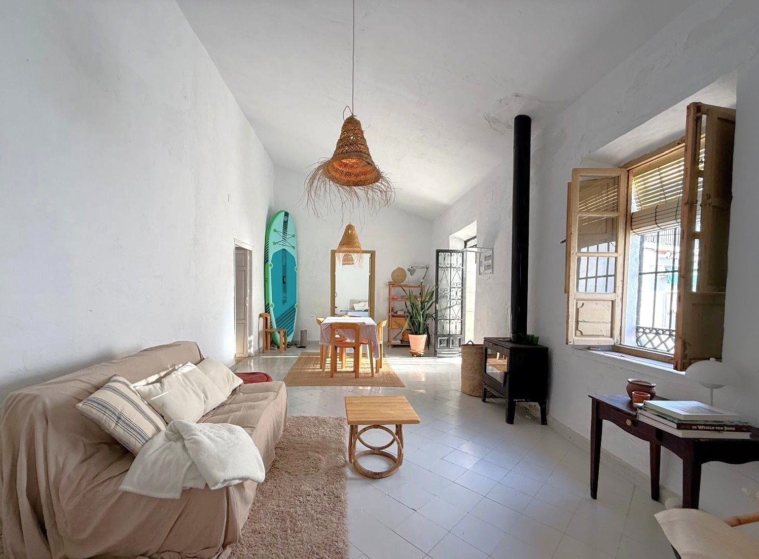 Talo myynnissä La Caleta - La Guardia (Salobreña)