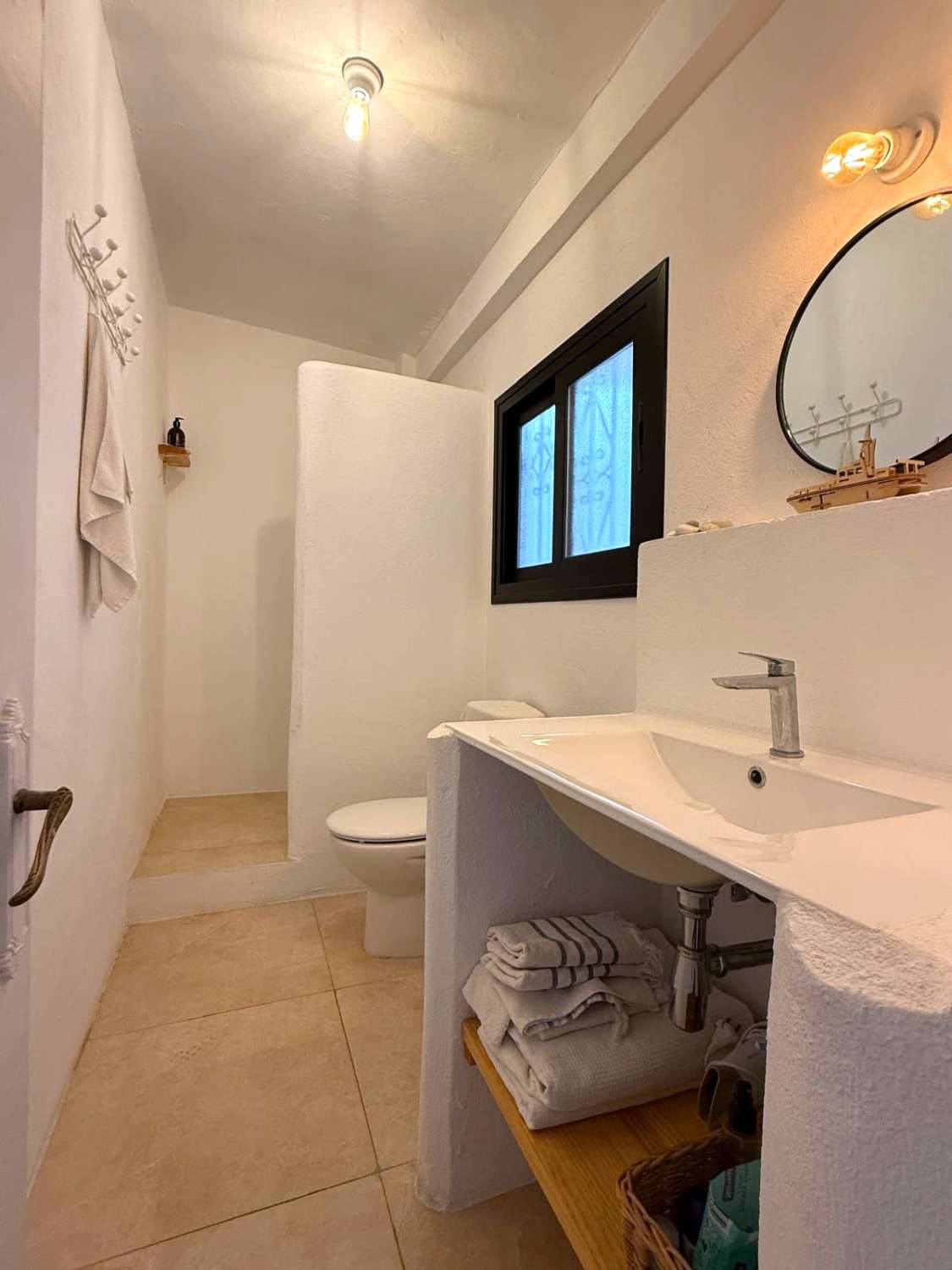 Talo myynnissä La Caleta - La Guardia (Salobreña)