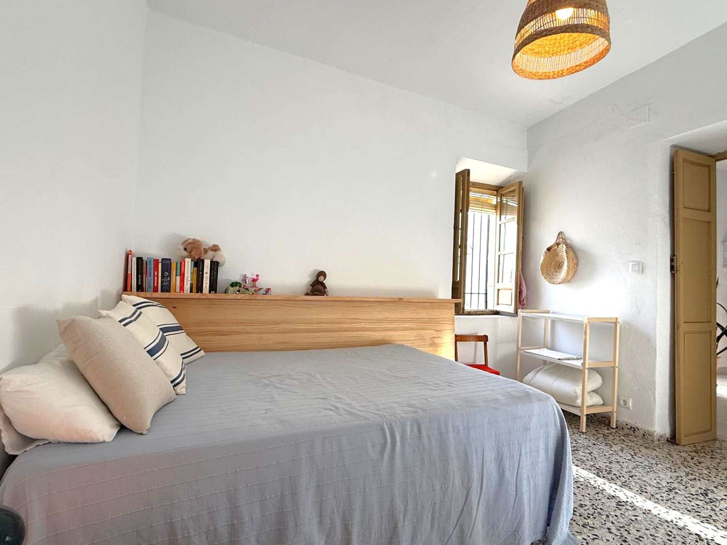 Talo myynnissä La Caleta - La Guardia (Salobreña)