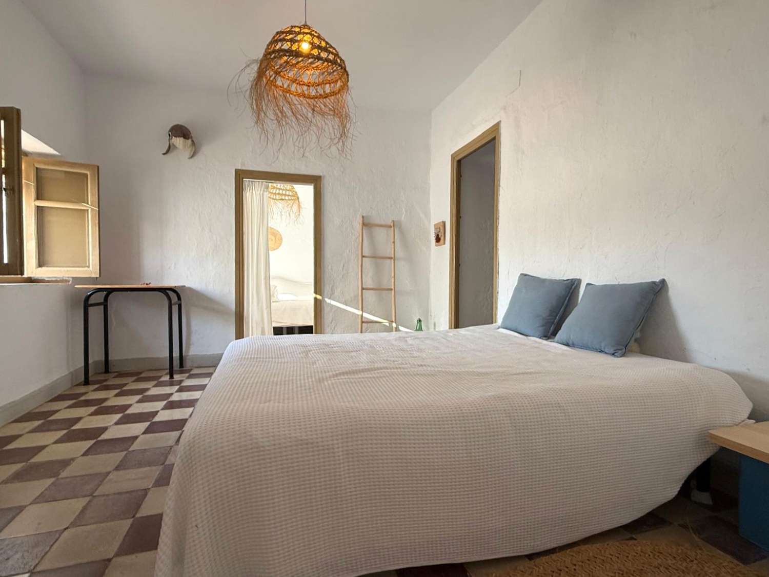 Talo myynnissä La Caleta - La Guardia (Salobreña)