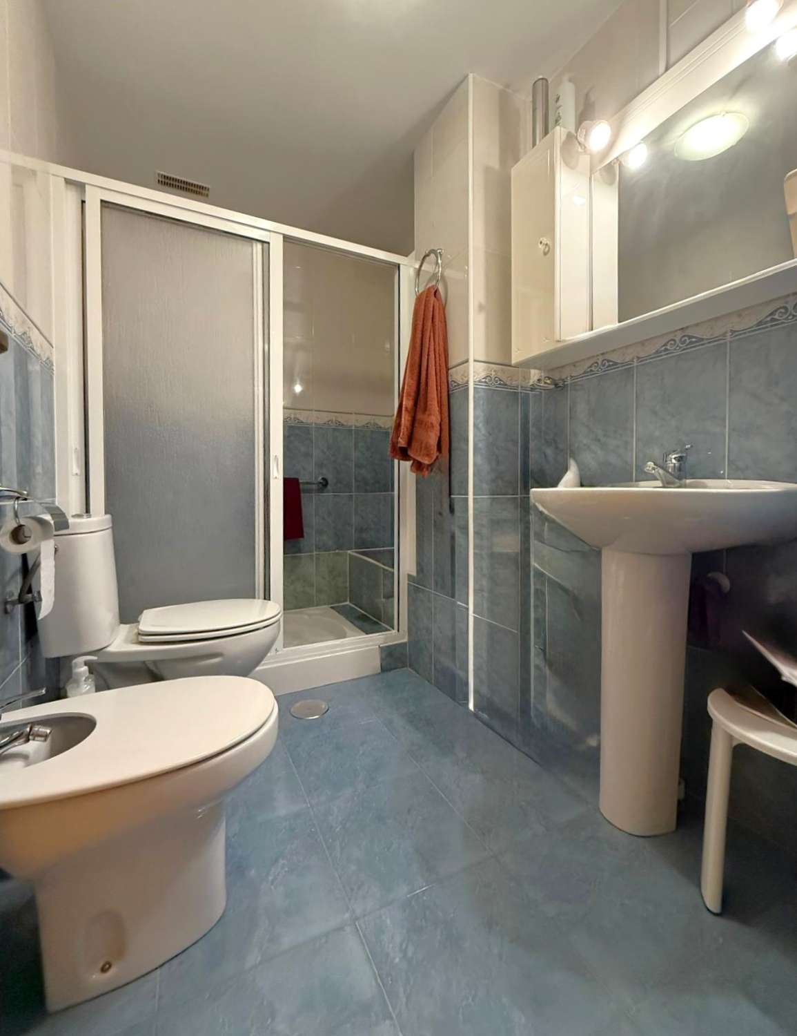 Bajo en venta en el centro de Salobreña