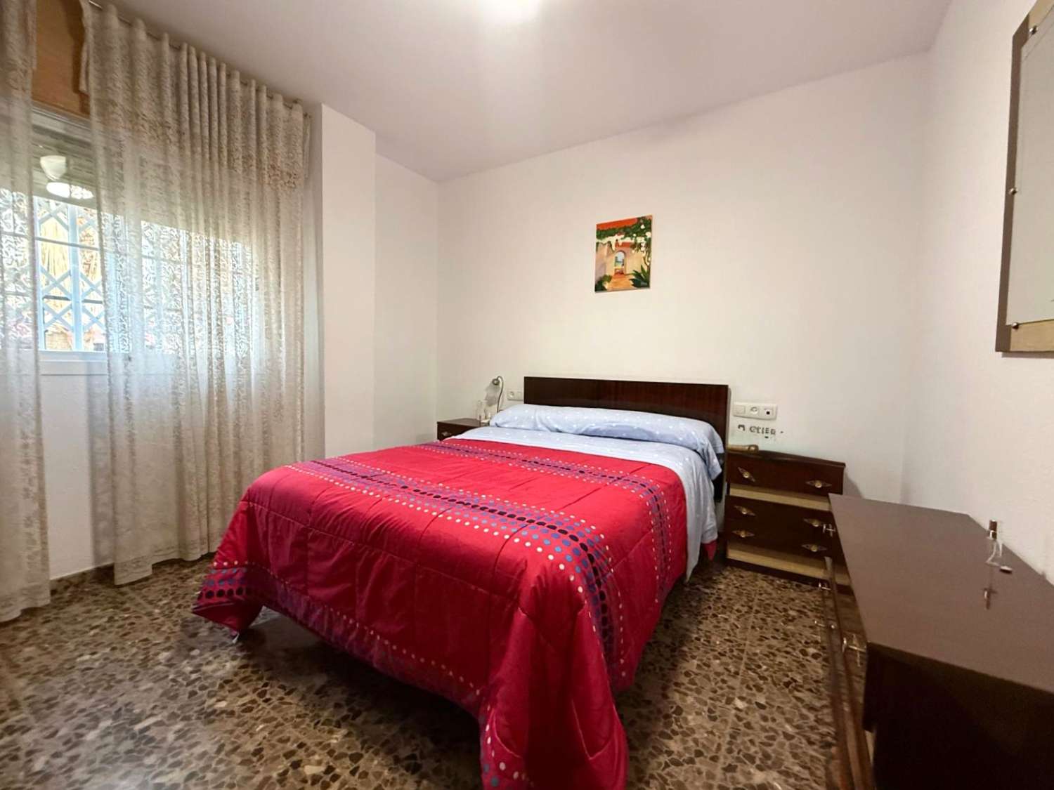 Bajo en venta en el centro de Salobreña