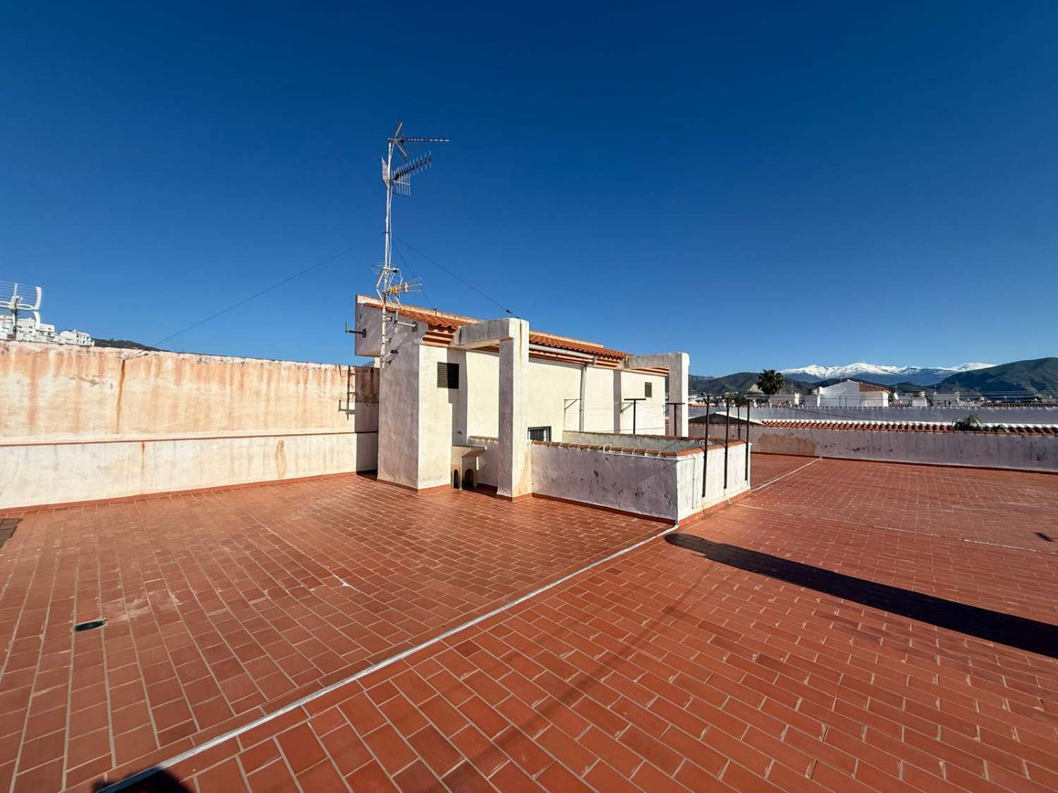 Bajo en venta en el centro de Salobreña