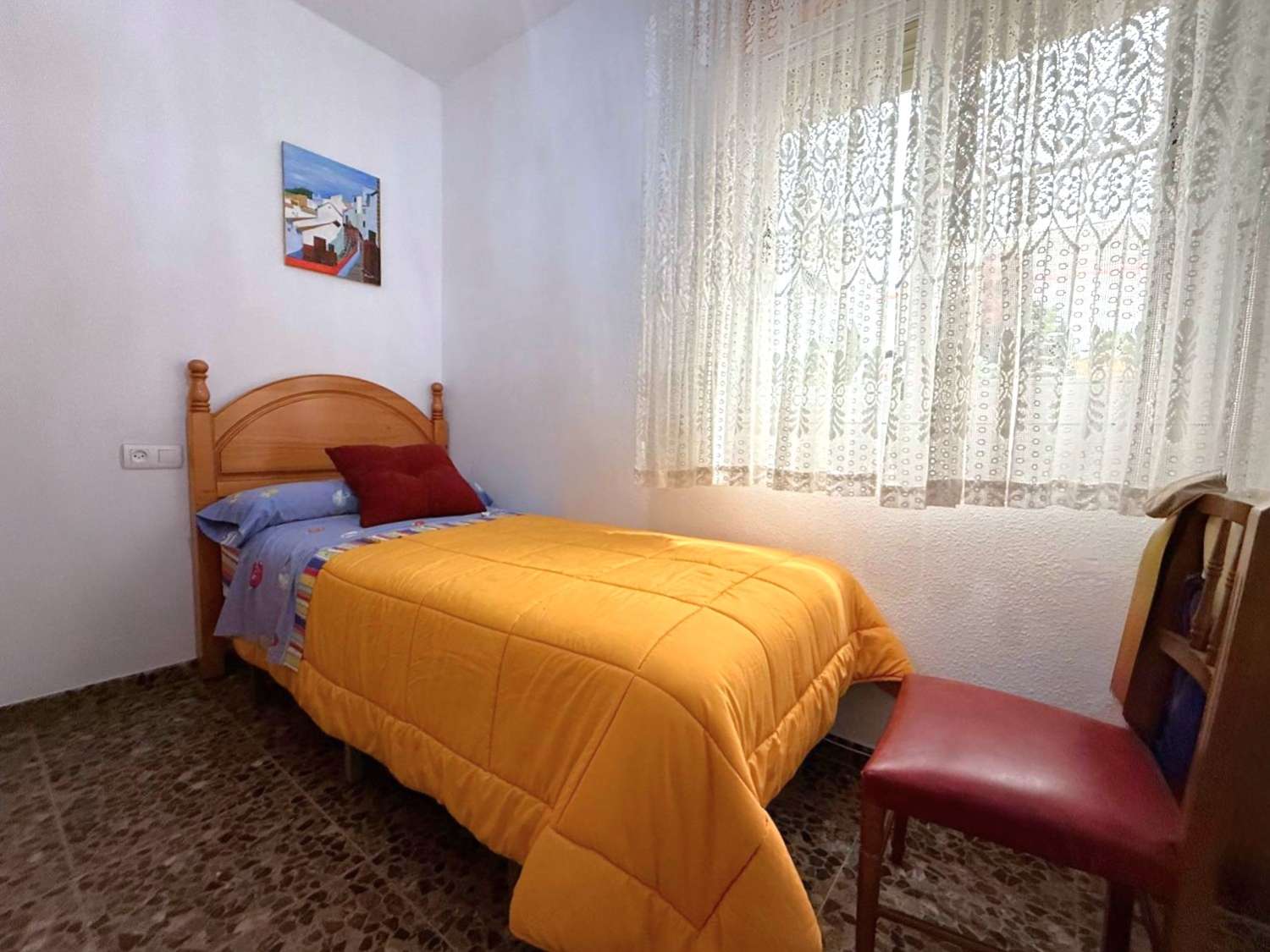 Bajo en venta en el centro de Salobreña