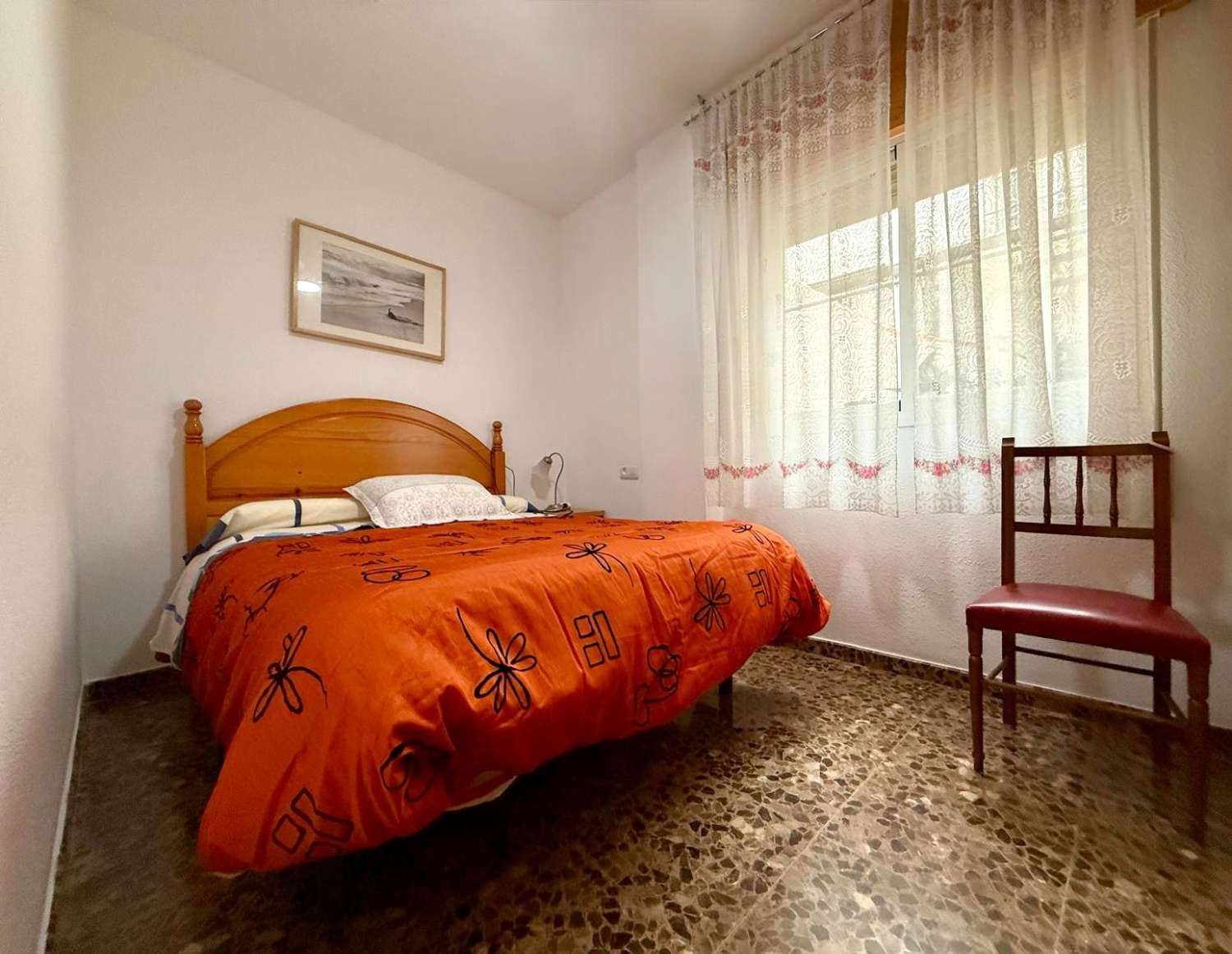 Bajo en venta en el centro de Salobreña