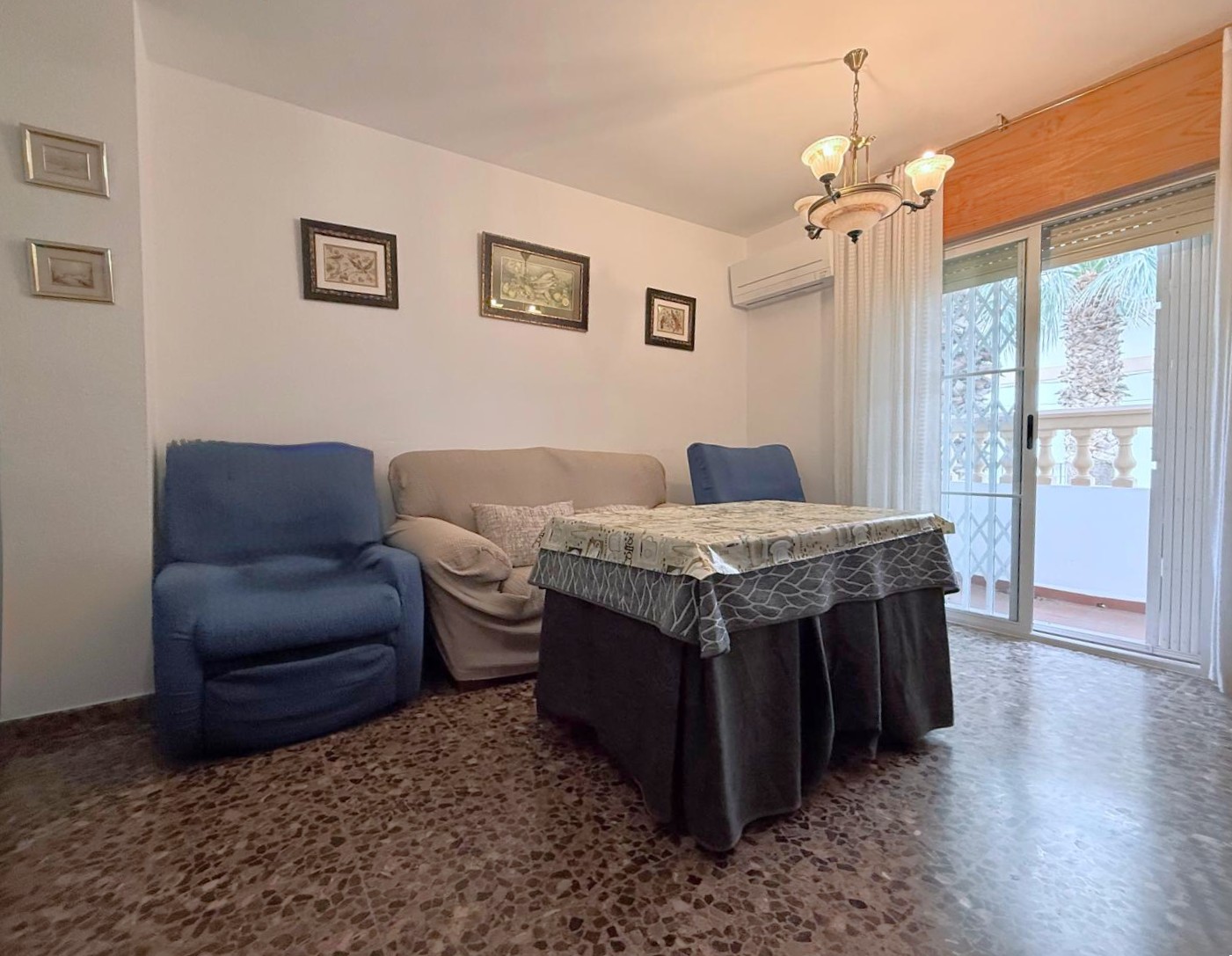 Bajo en venta en el centro de Salobreña