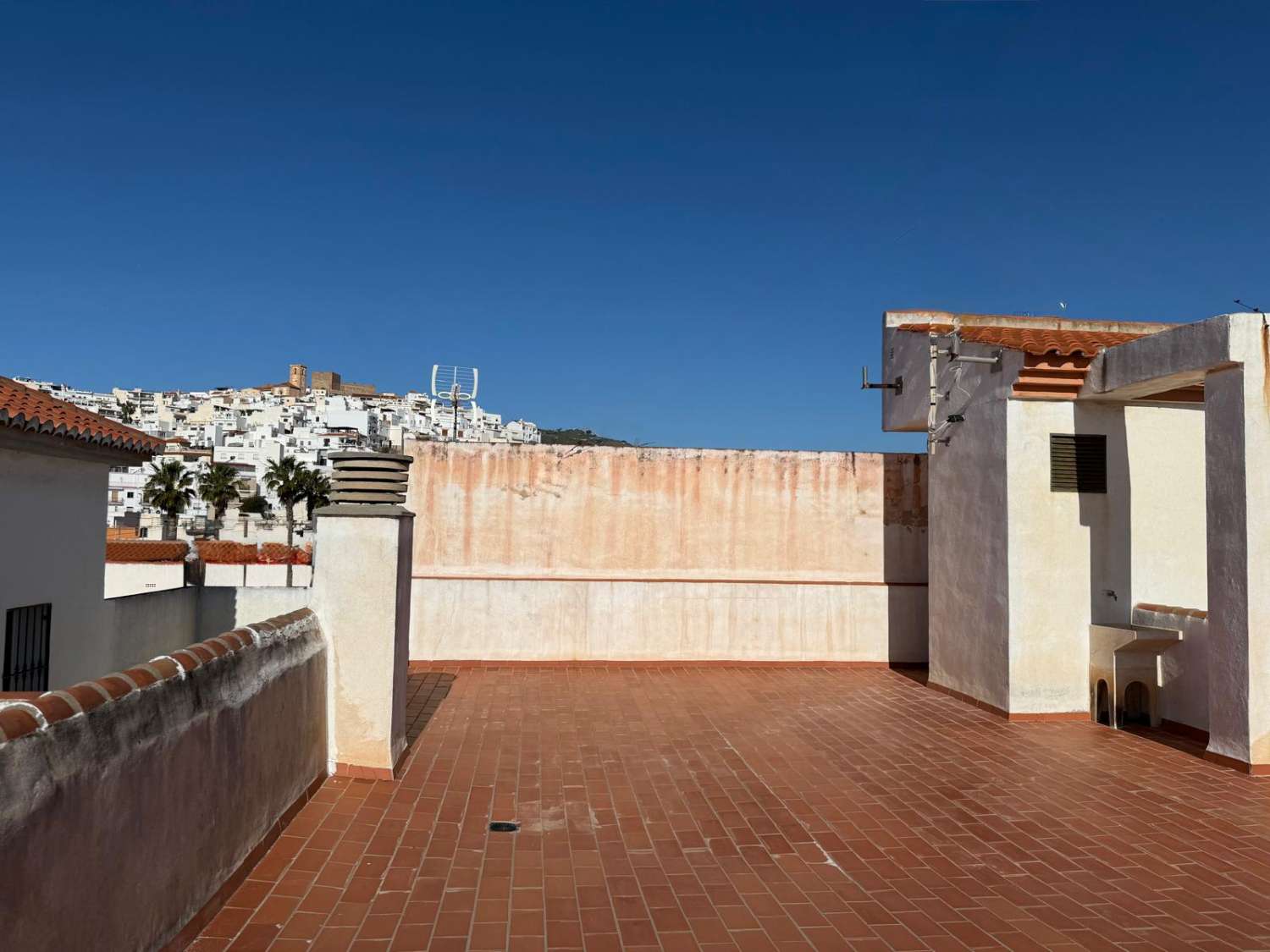 Bajo en venta en el centro de Salobreña