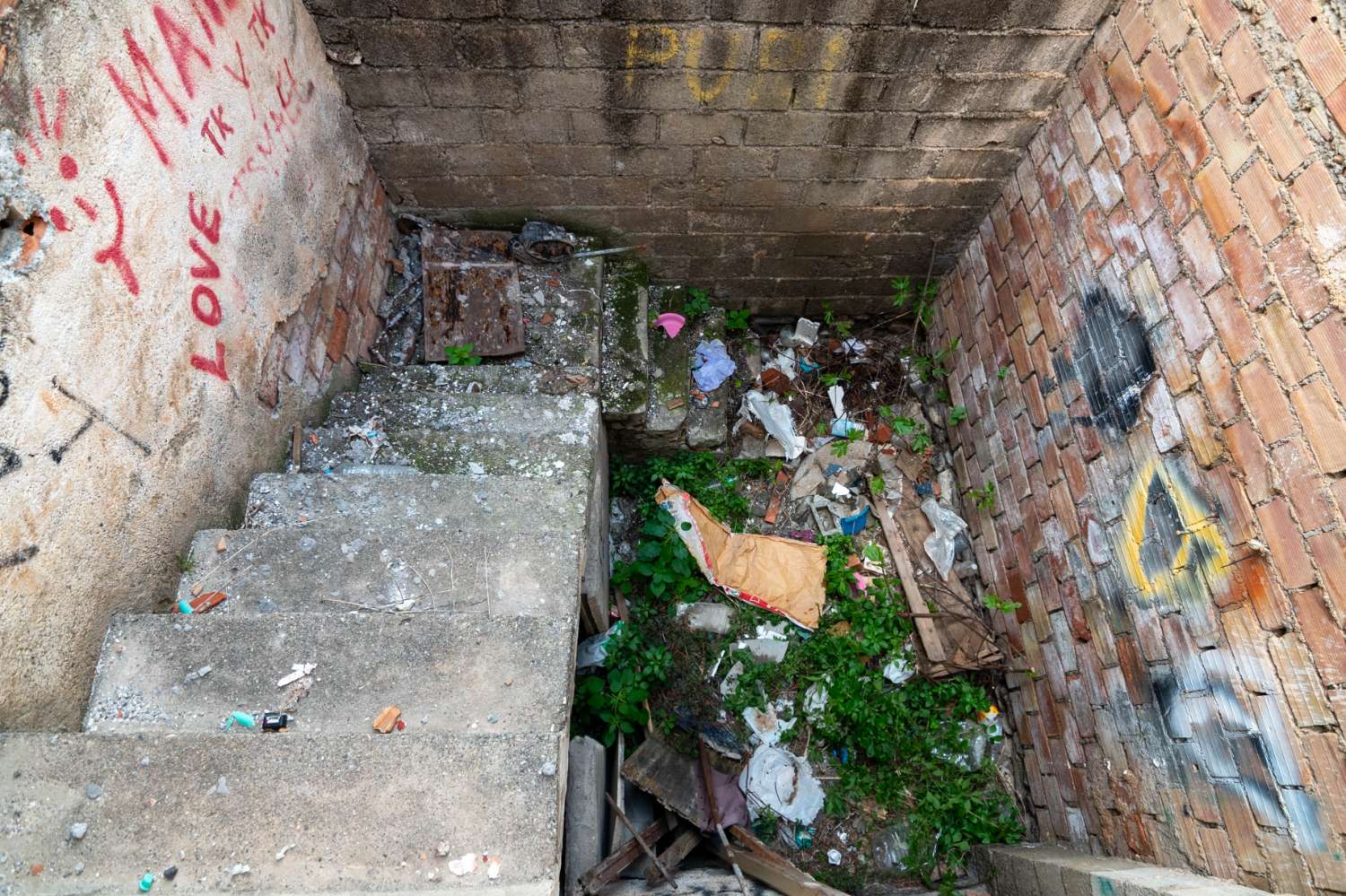 Casa de pueblo a reformar íntegramente en Molvízar