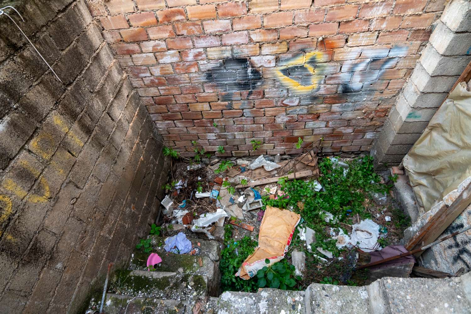 Casa de pueblo a reformar íntegramente en Molvízar