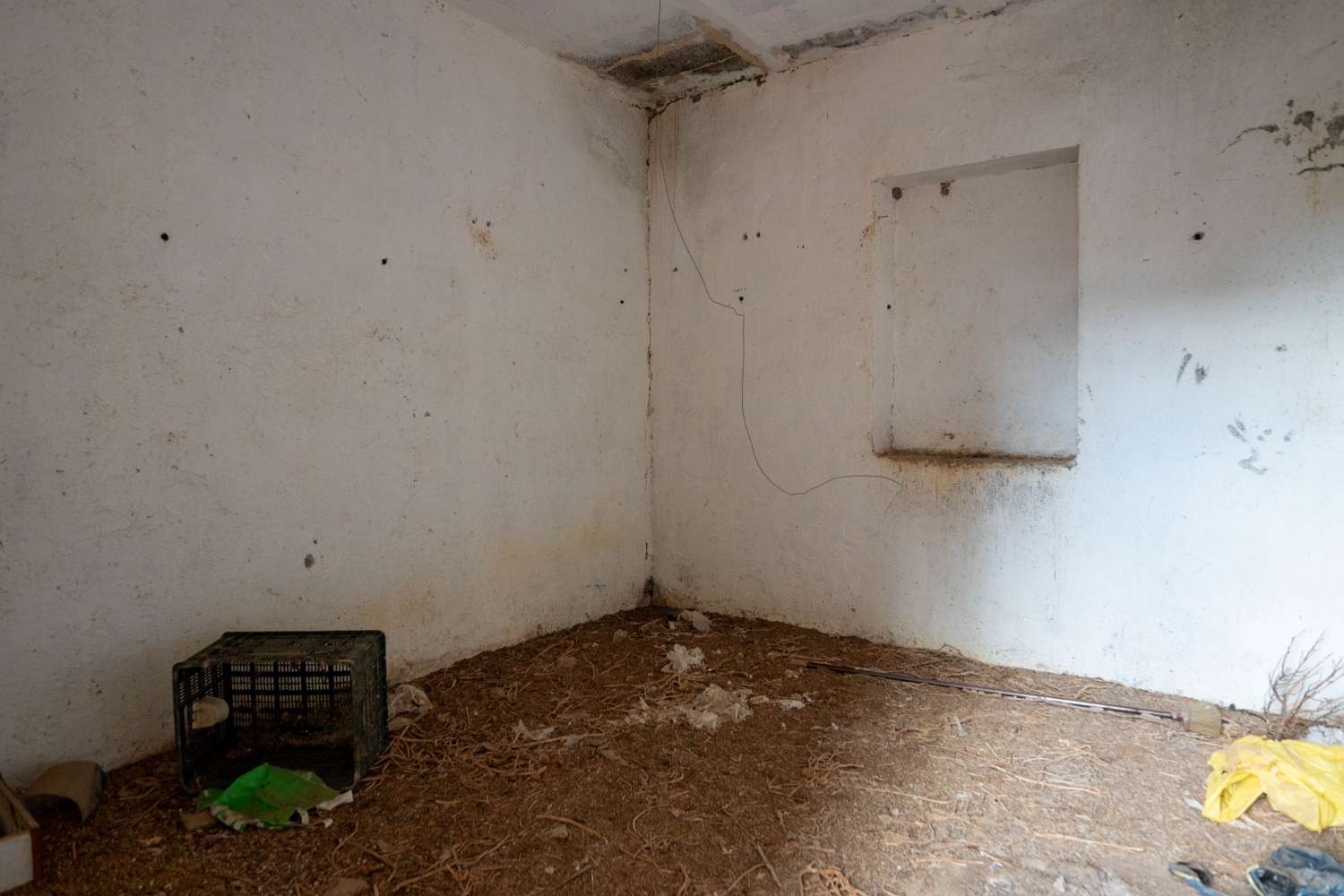 Casa de pueblo a reformar íntegramente en Molvízar