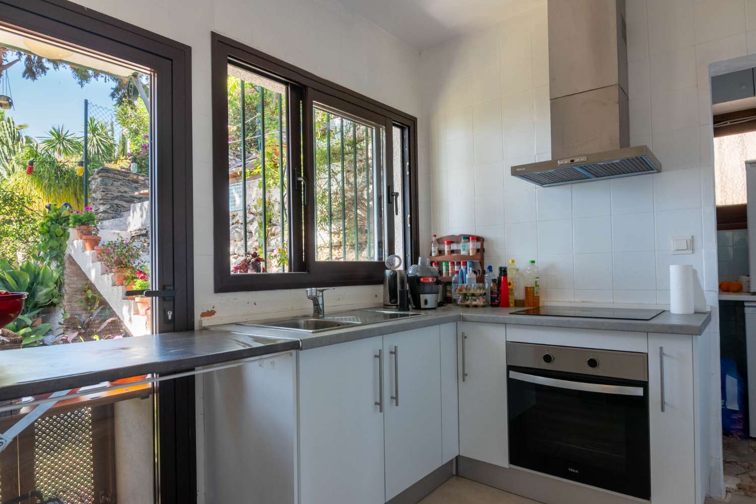 Espectacular villa con vistas al mar en venta