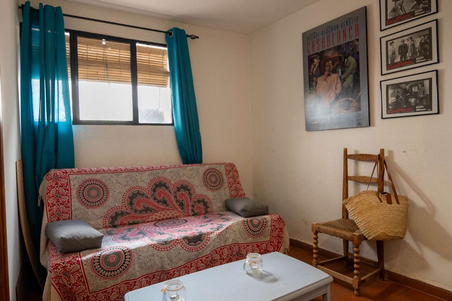 Apartamento con vistas al mar y piscina comunitaria en venta