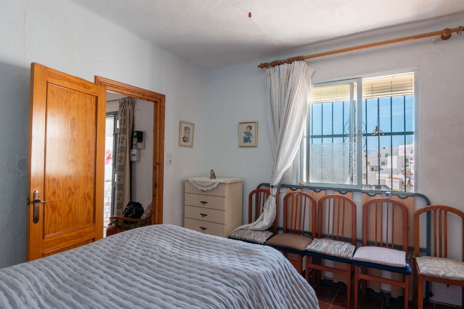Casa de pueblo con potencial y vistas al mar en Salobreña
