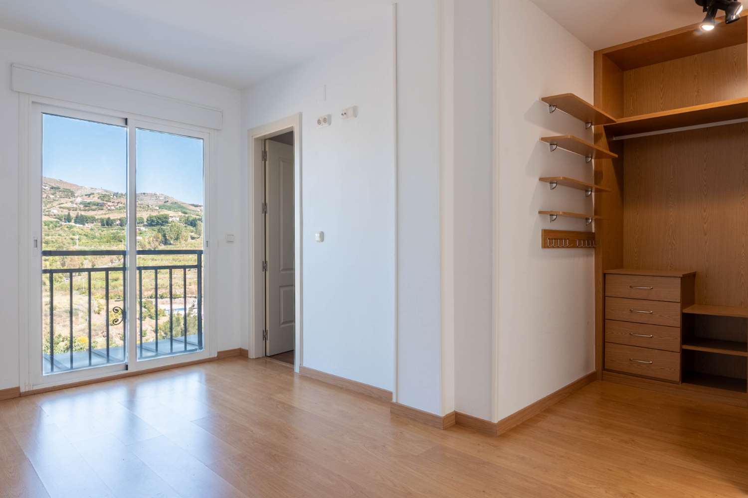 Ático con vistas impresionantes en venta en Salobreña