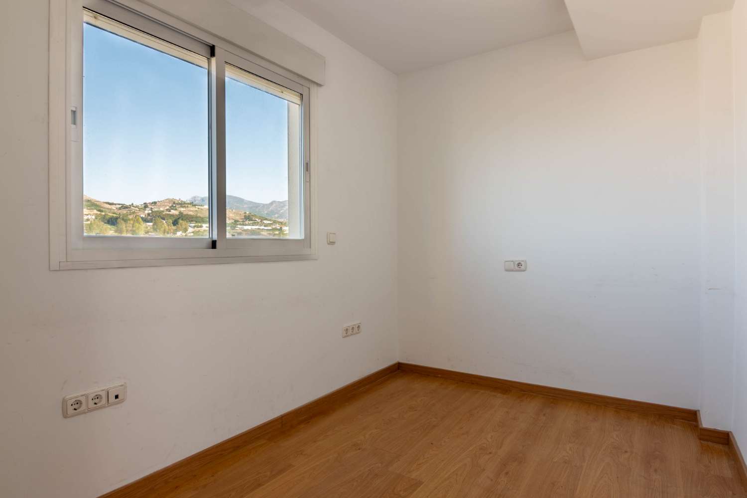 Ático con vistas impresionantes en venta en Salobreña