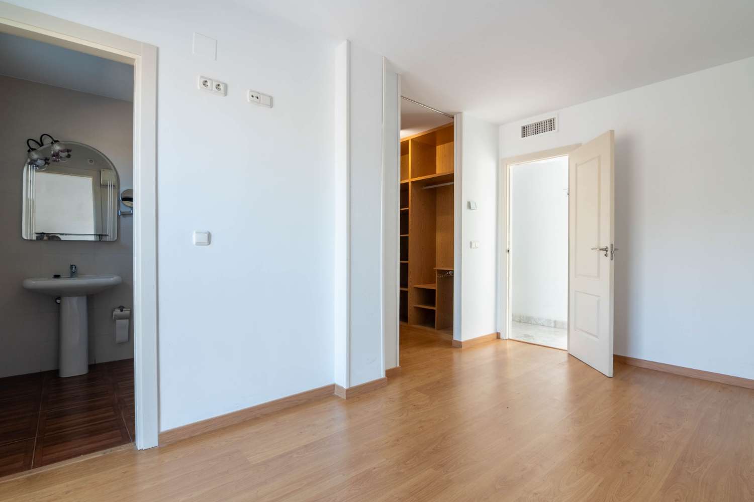 Ático con vistas impresionantes en venta en Salobreña