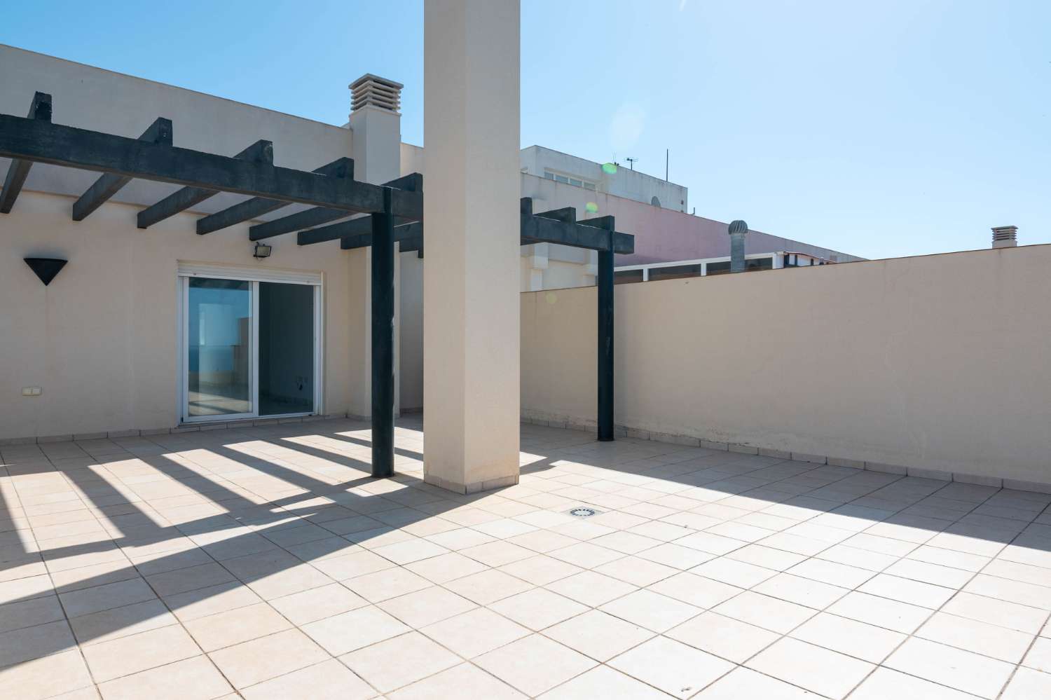 Ático con vistas impresionantes en venta en Salobreña