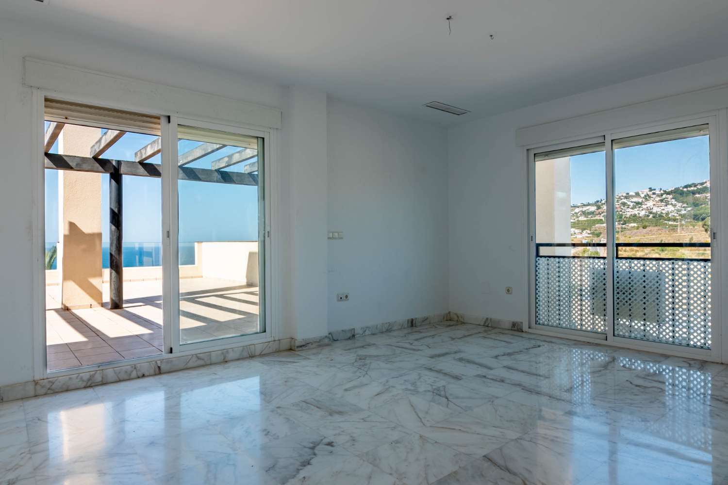 Ático con vistas impresionantes en venta en Salobreña