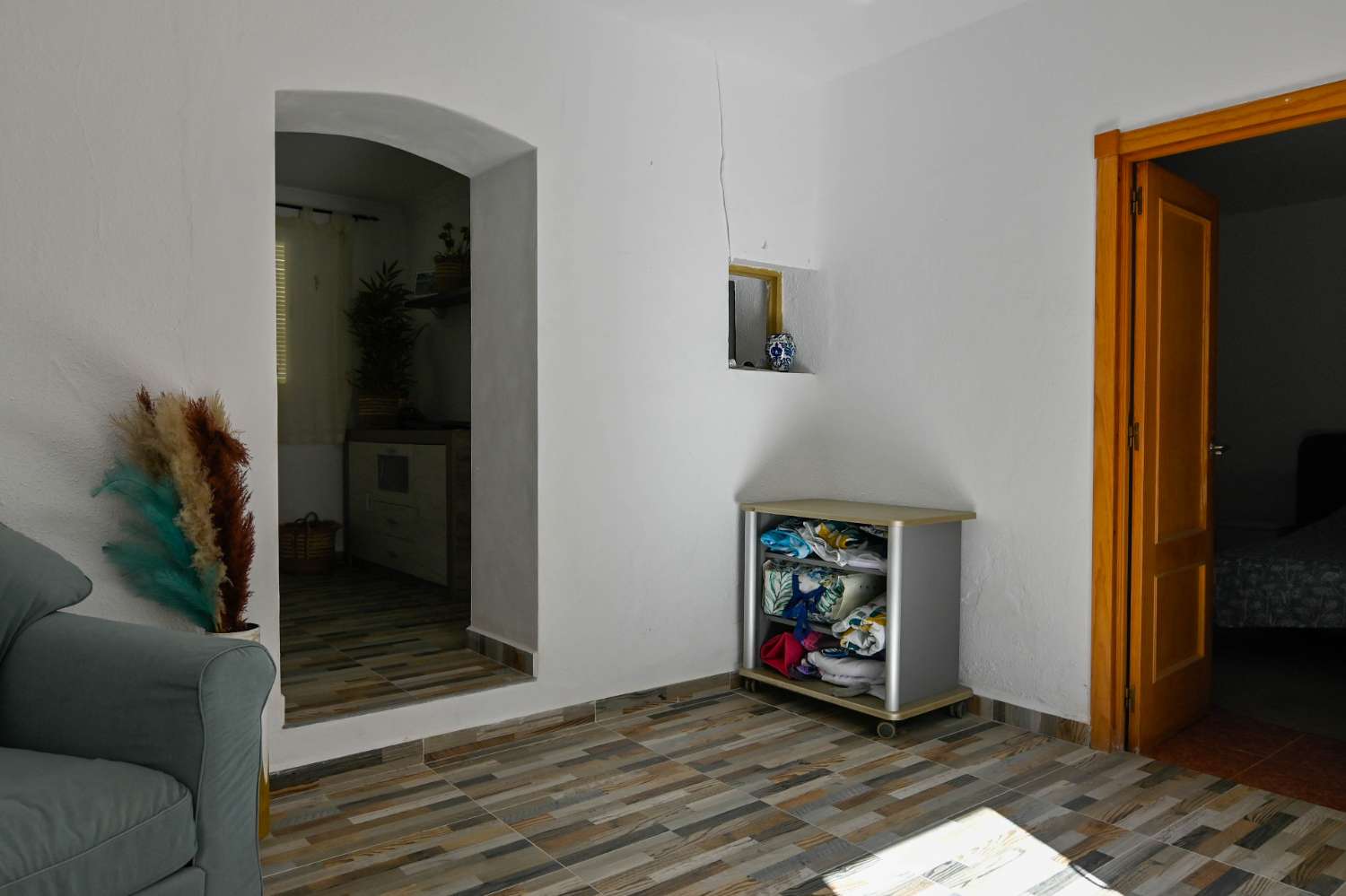 Dorpshuis met terrassen, extra kamer en veel potentieel