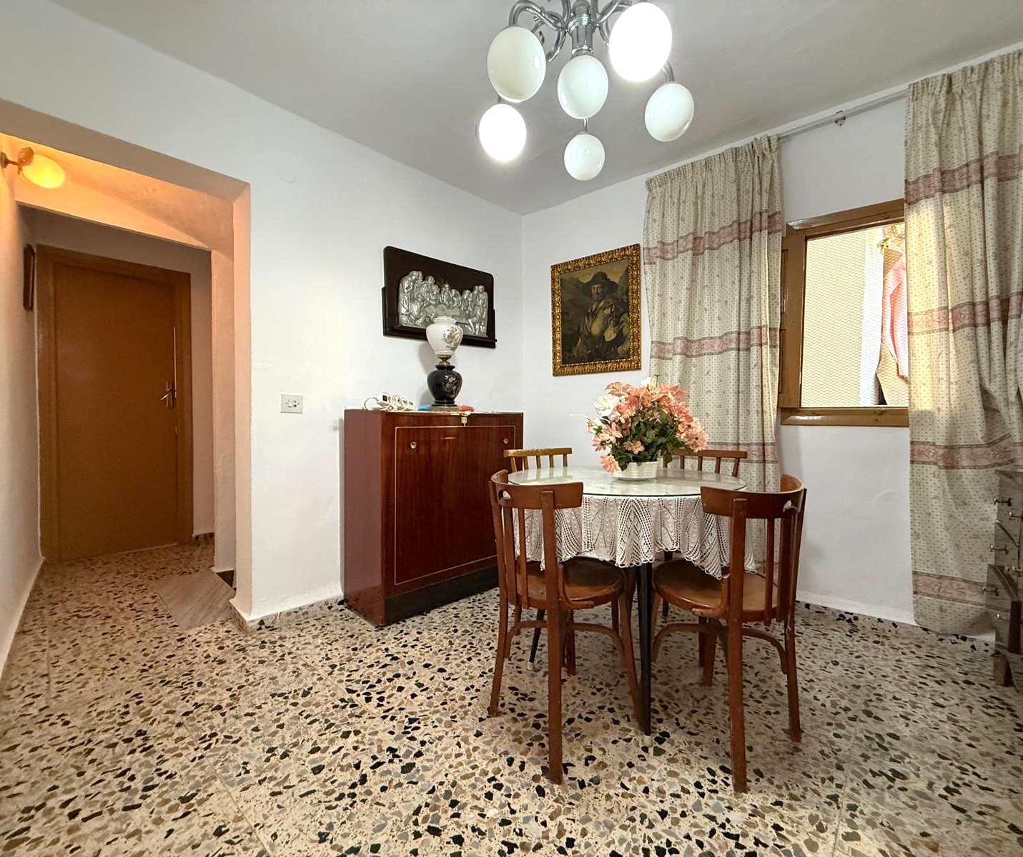 Auténtica casa de pueblo en venta en Jete