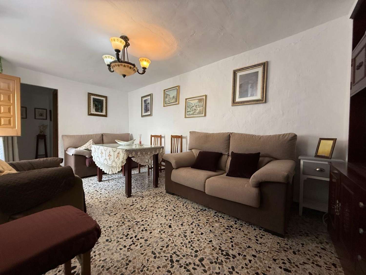 Auténtica casa de pueblo en venta en Jete