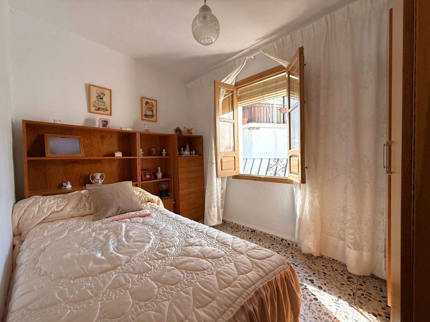 Auténtica casa de pueblo en venta en Jete