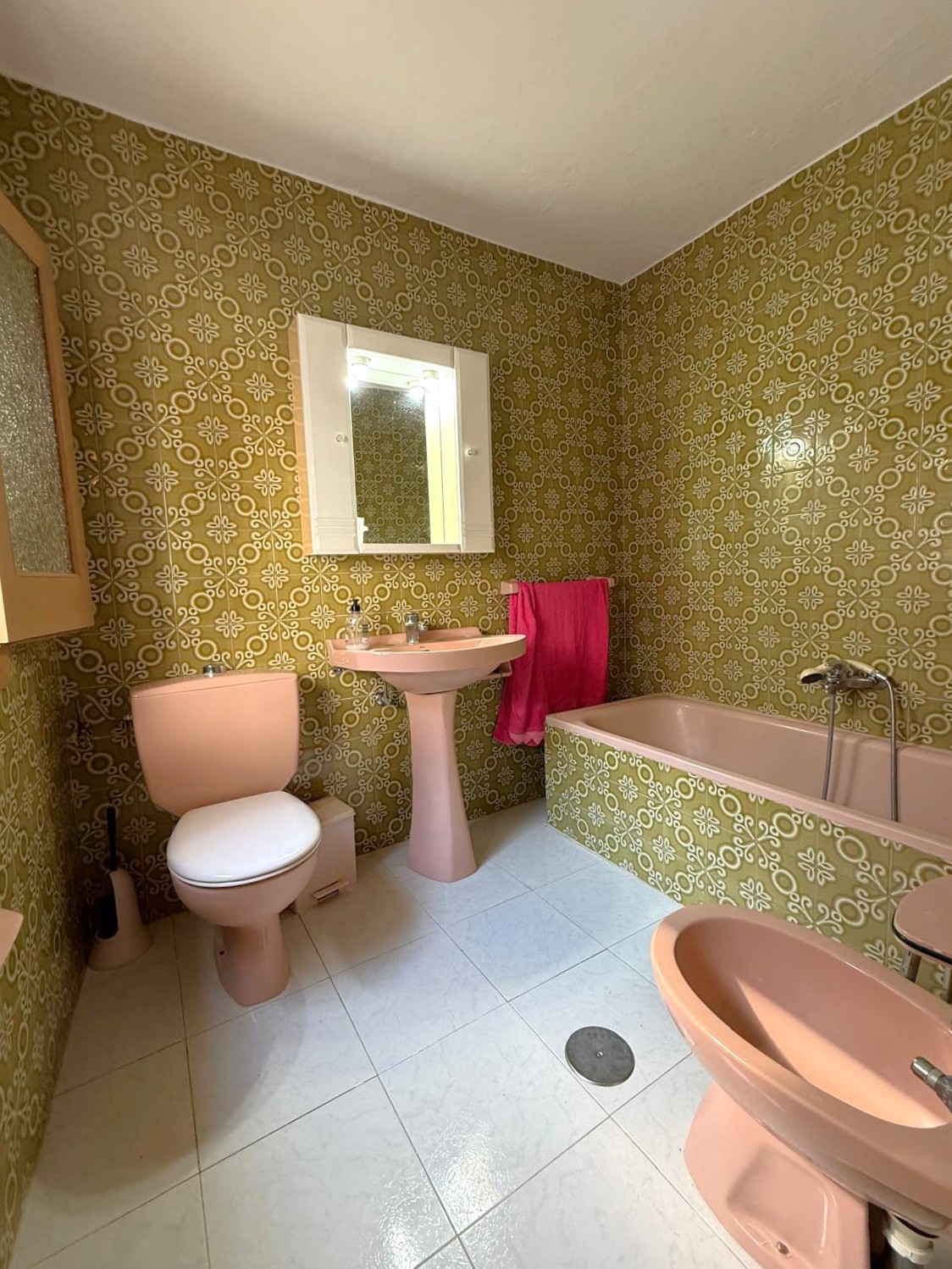 Auténtica casa de pueblo en venta en Jete