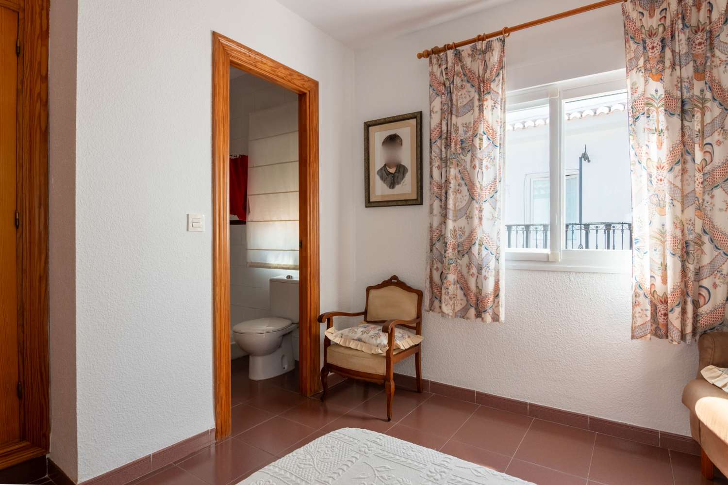 Amplia casa en el corazón del Casco Antiguo de Salobreña con garaje, terraza y espectaculares vistas