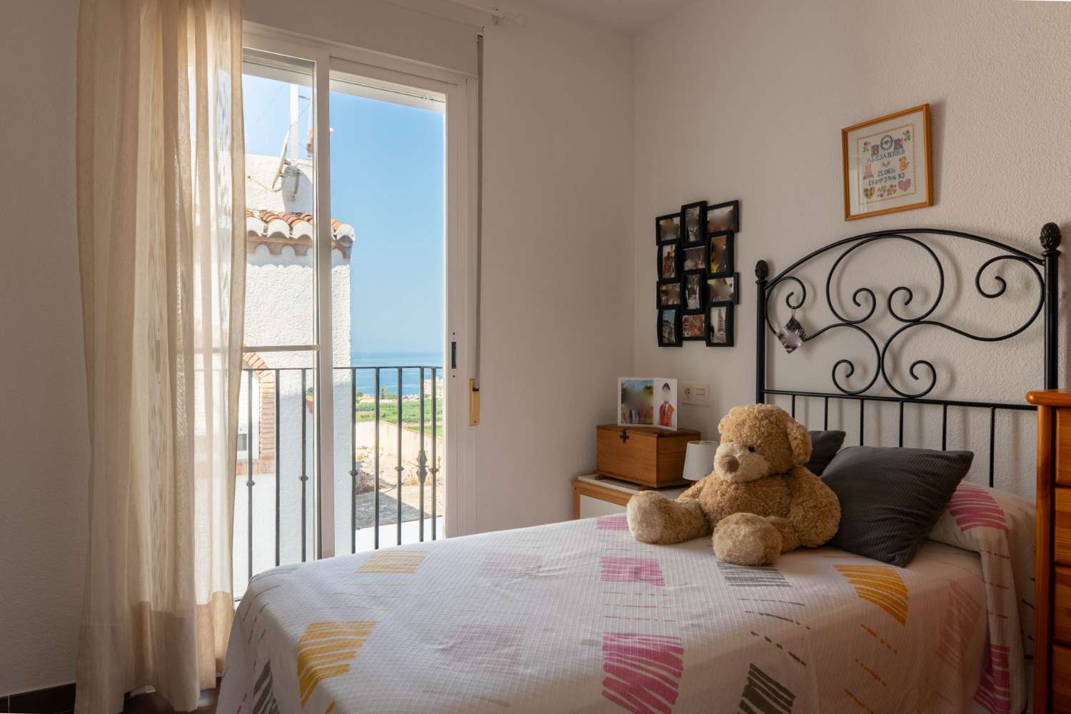 Amplia casa en el corazón del Casco Antiguo de Salobreña con garaje, terraza y espectaculares vistas