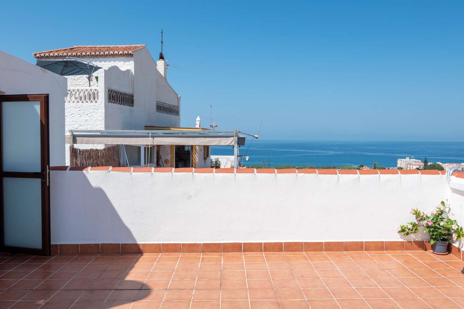 Amplia casa en el corazón del Casco Antiguo de Salobreña con garaje, terraza y espectaculares vistas