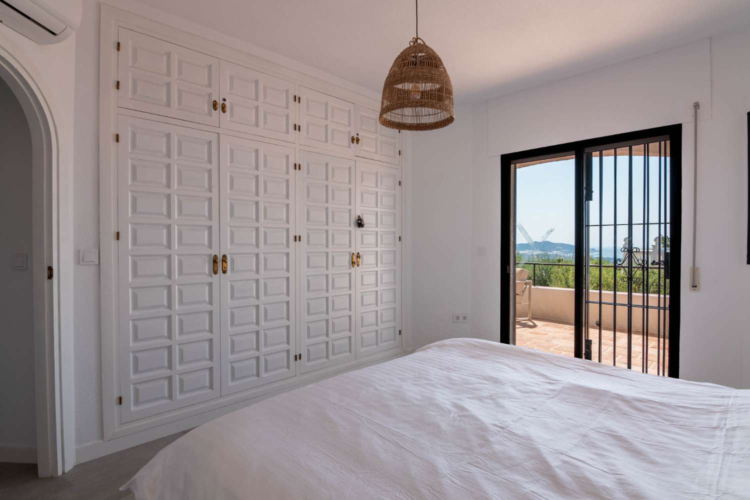 Prachtige, gerenoveerde villa te koop in Salobreña