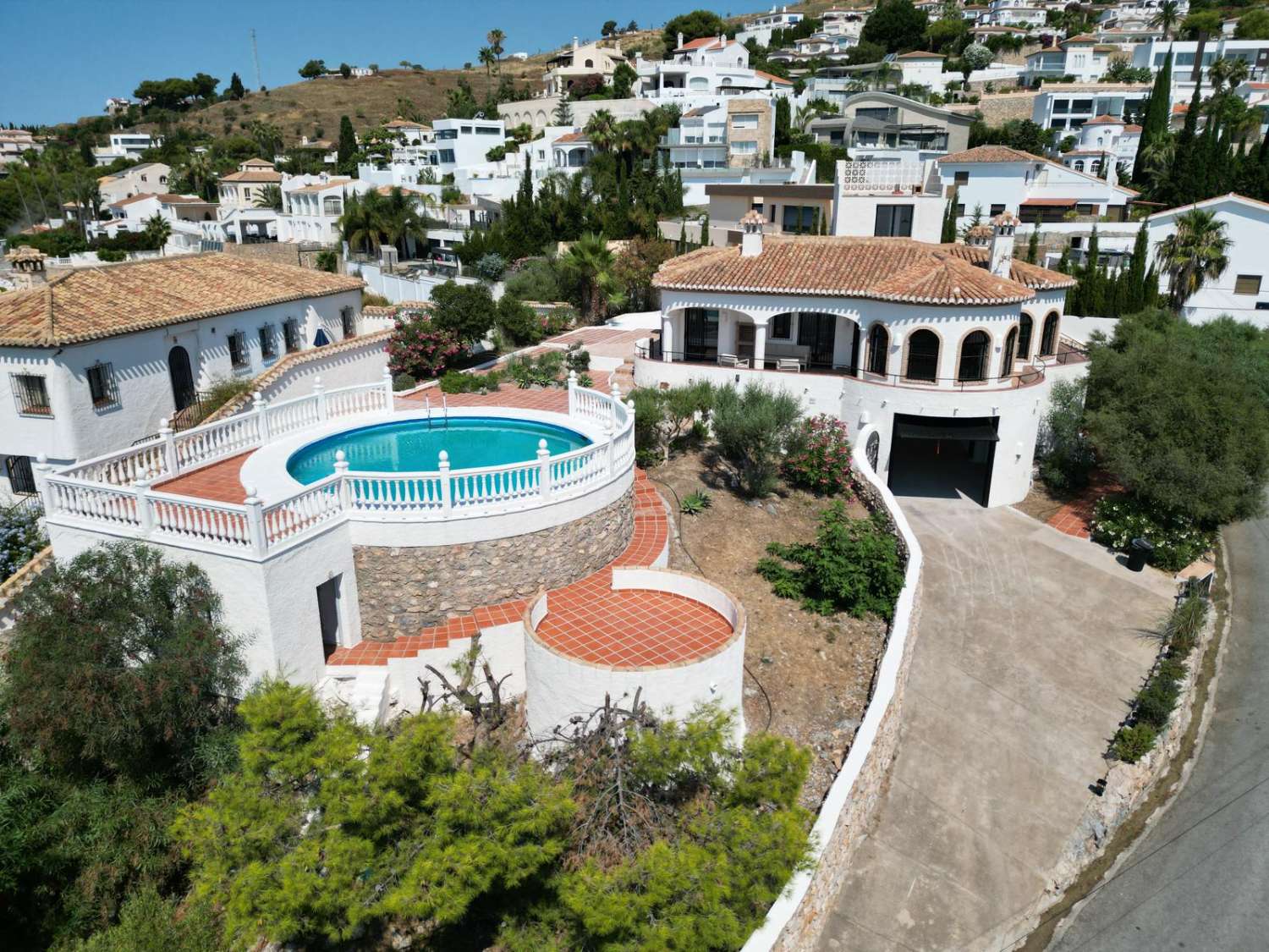 Prachtige, gerenoveerde villa te koop in Salobreña