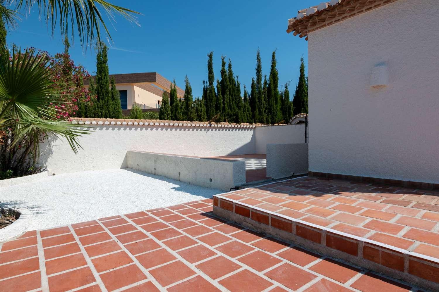 Prachtige, gerenoveerde villa te koop in Salobreña