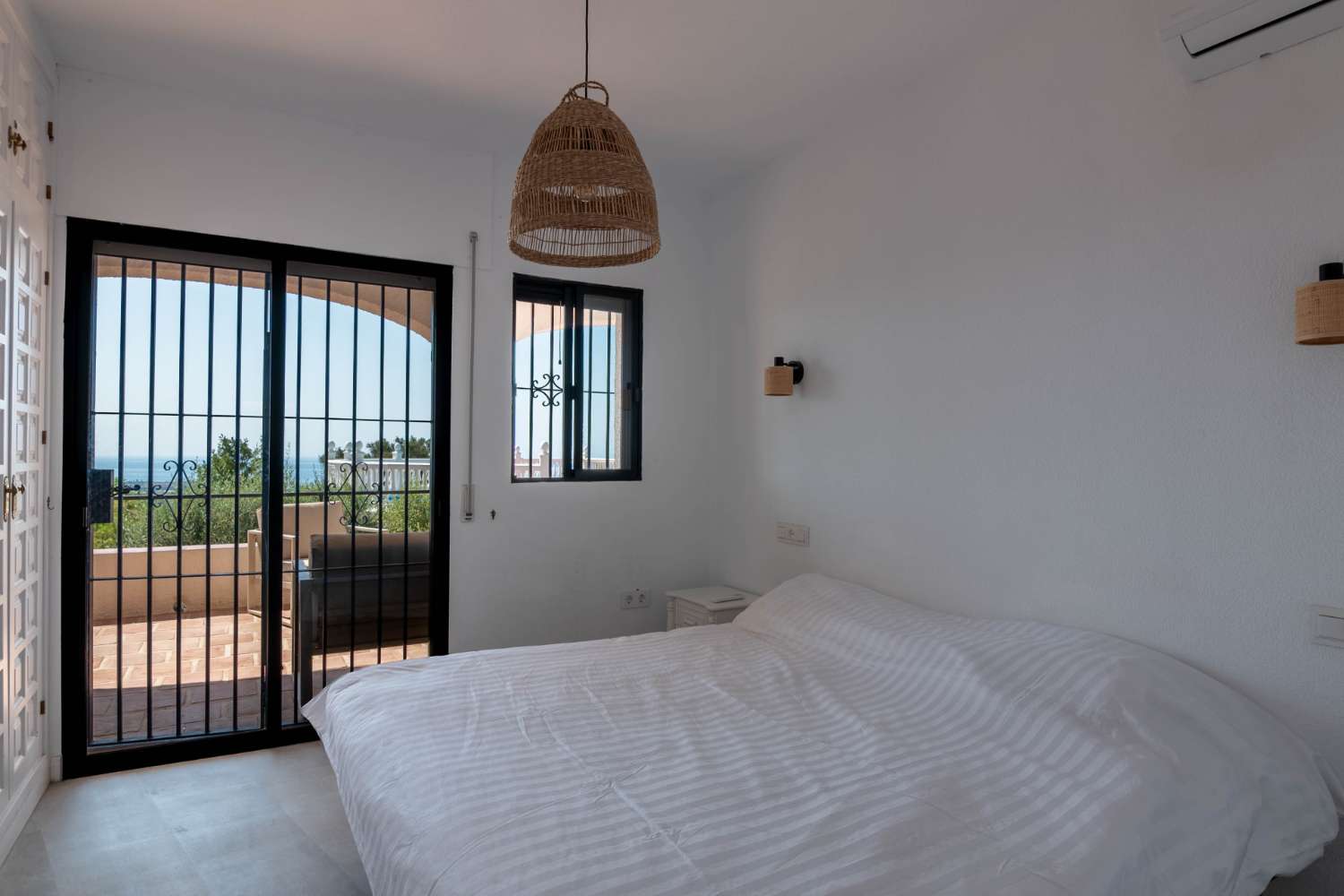 Prachtige, gerenoveerde villa te koop in Salobreña