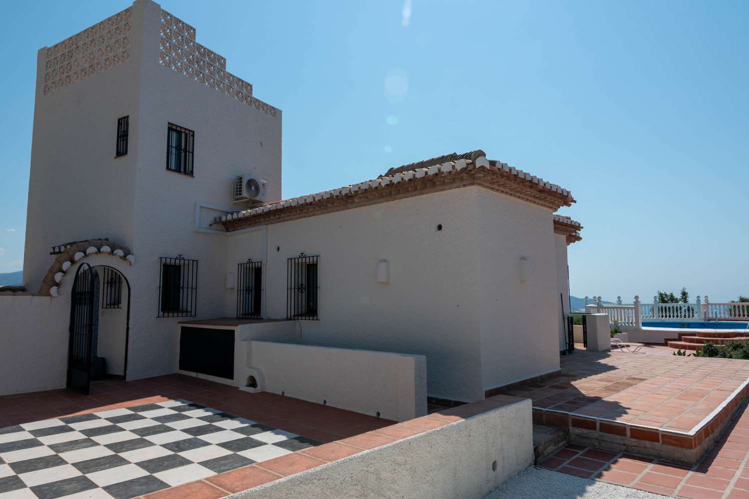 Prachtige, gerenoveerde villa te koop in Salobreña