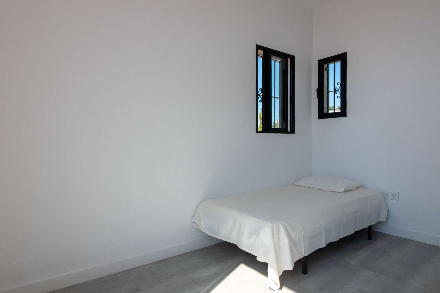 Prachtige, gerenoveerde villa te koop in Salobreña