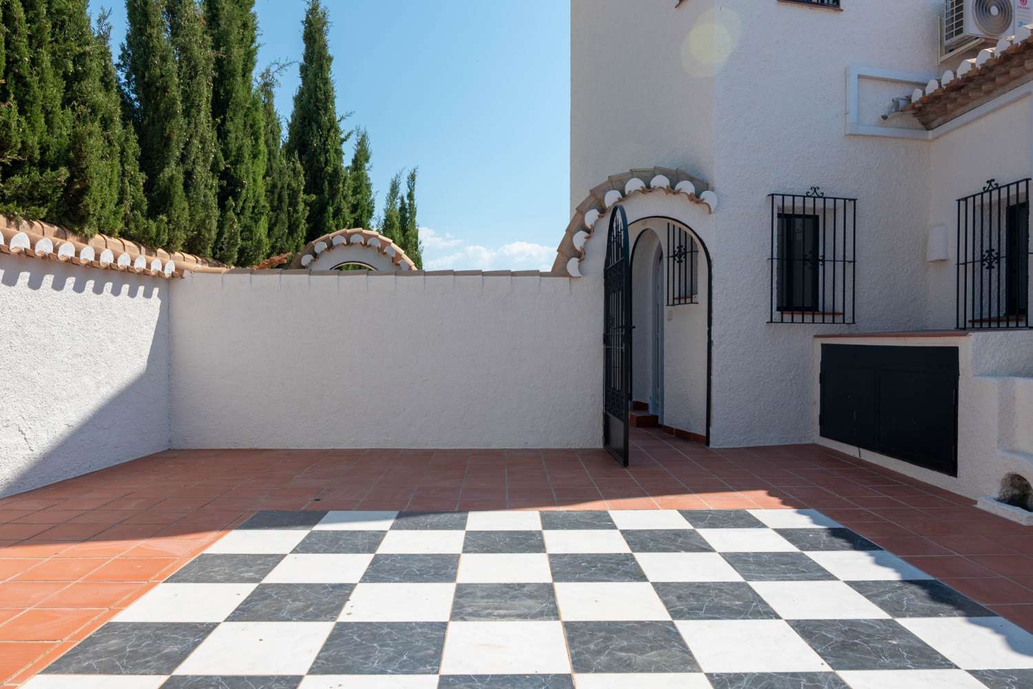 Prachtige, gerenoveerde villa te koop in Salobreña