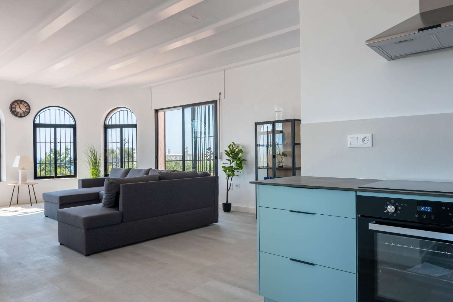 Prachtige, gerenoveerde villa te koop in Salobreña