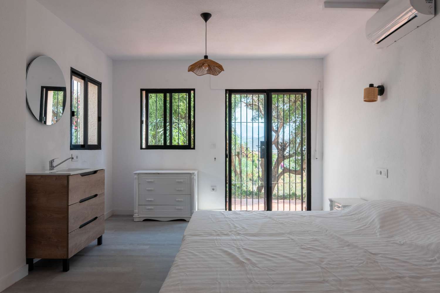 Prachtige, gerenoveerde villa te koop in Salobreña