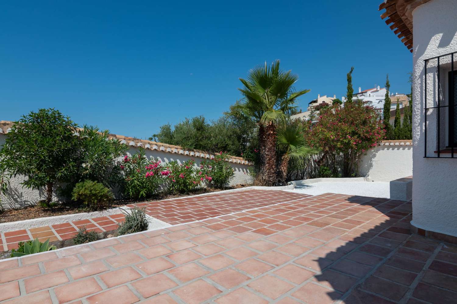 Prachtige, gerenoveerde villa te koop in Salobreña