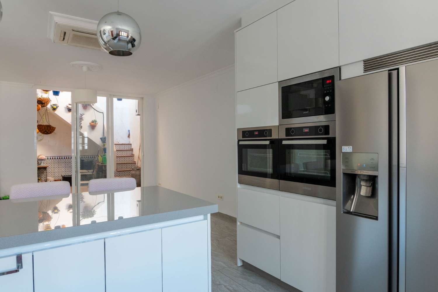 Casa reformada en venta en el centro de Salobreña