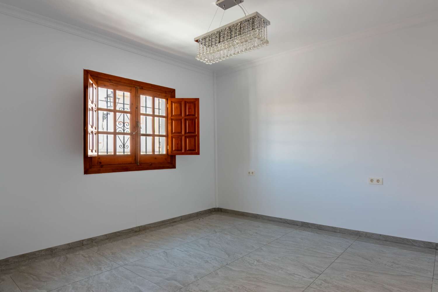 Casa reformada en venta en el centro de Salobreña