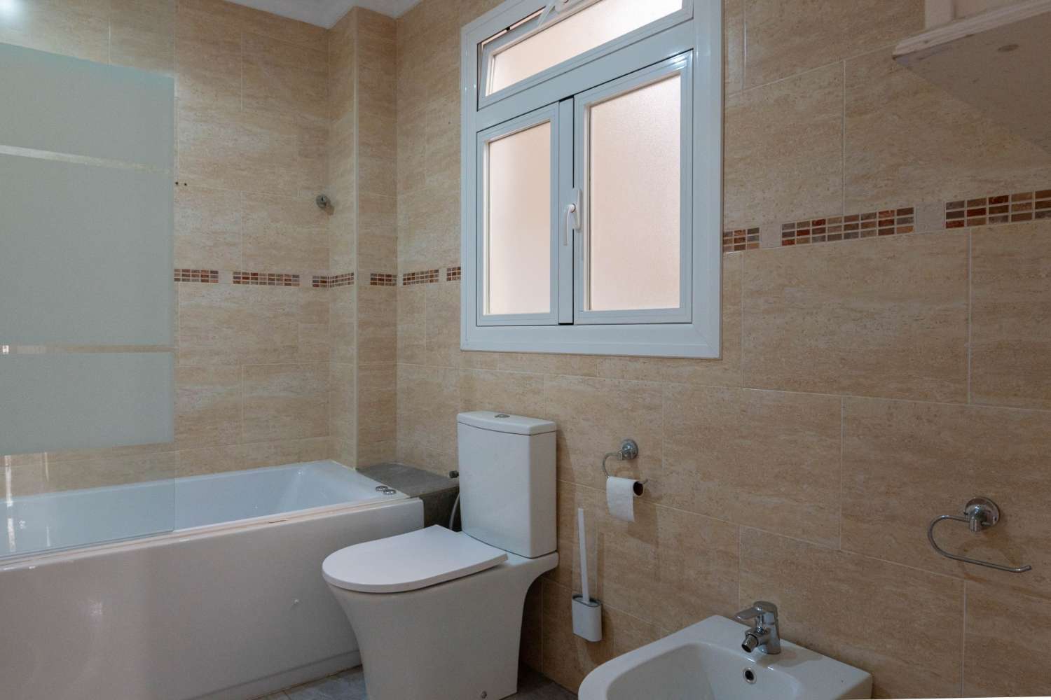 Casa reformada en venta en el centro de Salobreña