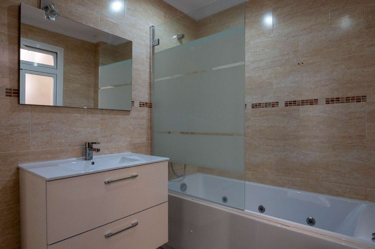 Casa reformada en venta en el centro de Salobreña